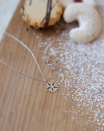 Snowflake necklace