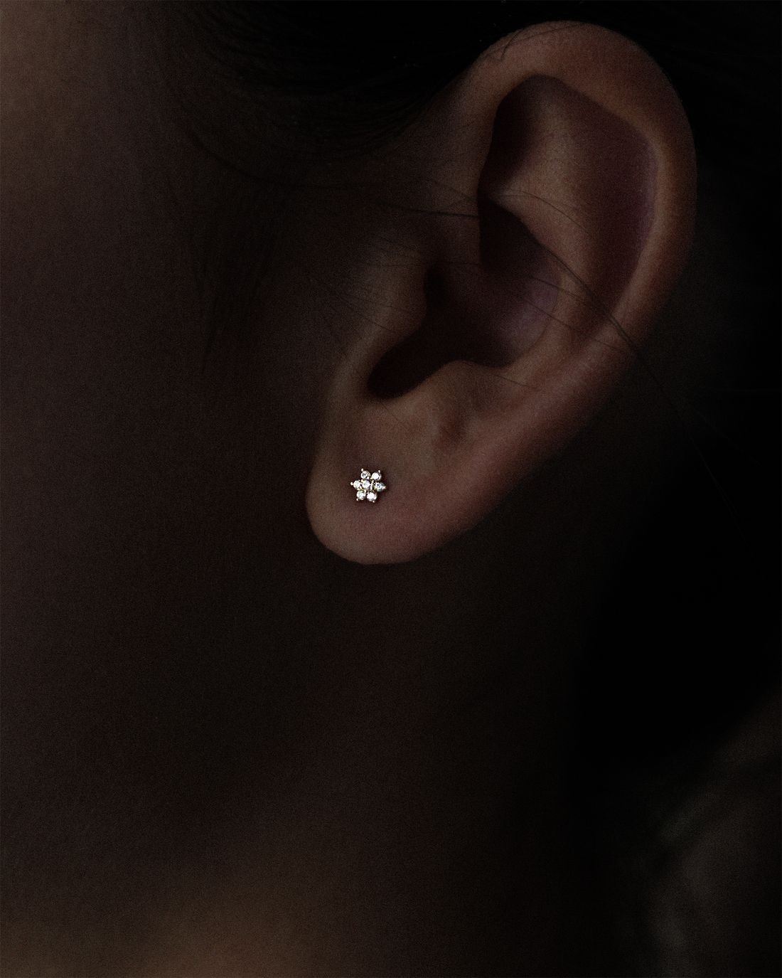 Blume Ohrstecker – Detailansicht 5, KONI Design